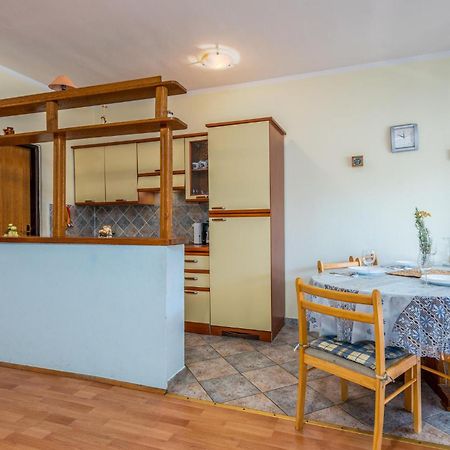 Beautiful Apartment In Pinezici With Wifi Exterior foto