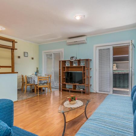 Beautiful Apartment In Pinezici With Wifi Exterior foto