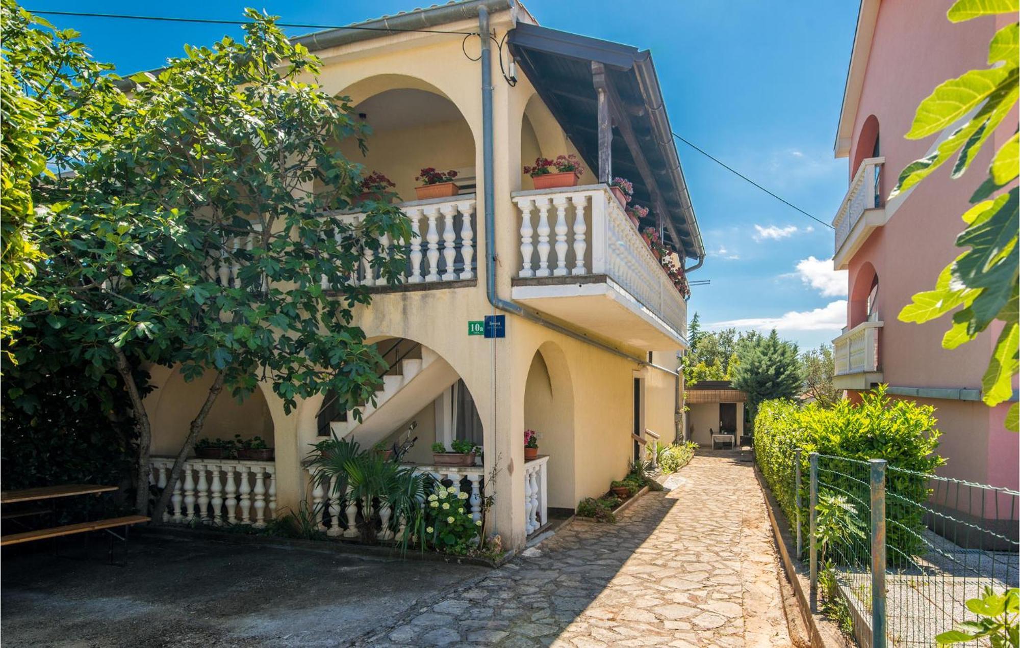 Beautiful Apartment In Pinezici With Wifi Exterior foto